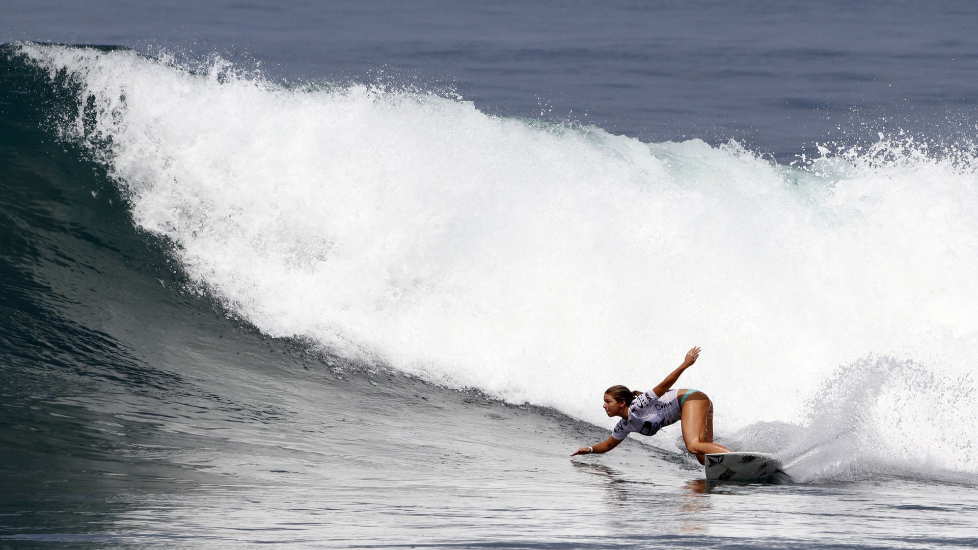 Серфинг на пляже Чангу, Бали.