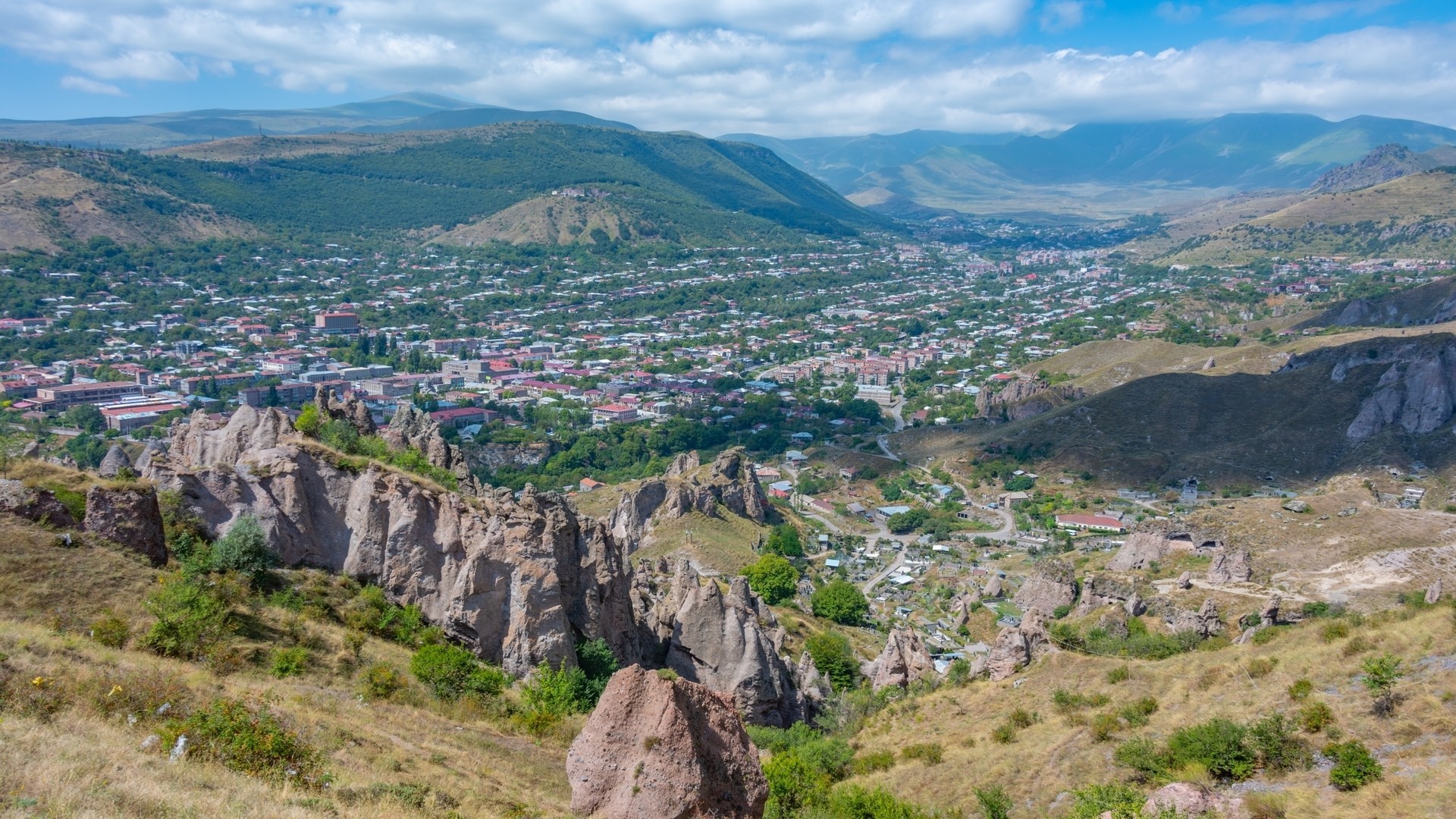 Панорама армянского города Горис.