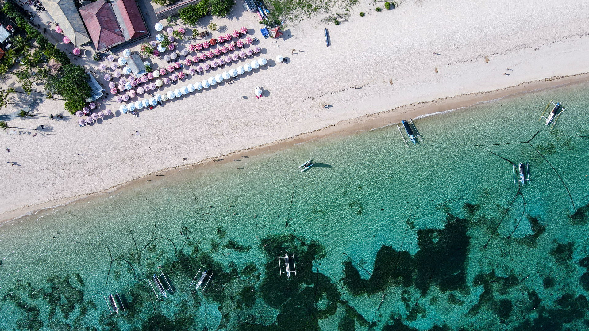 Вид сверху на пляж Нуса Дуа, Бали.