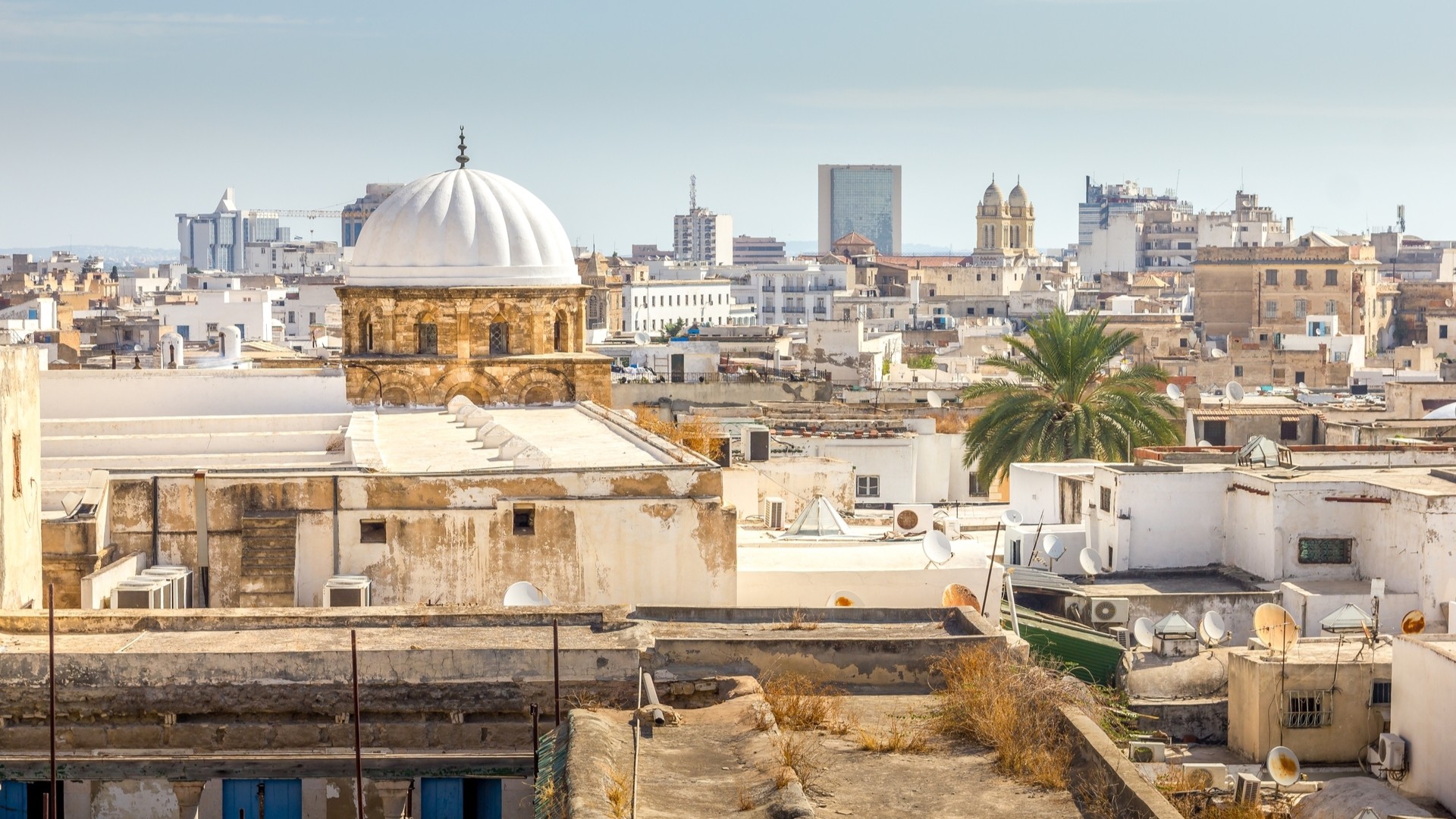 Вид на город Тунис с вохдуха.