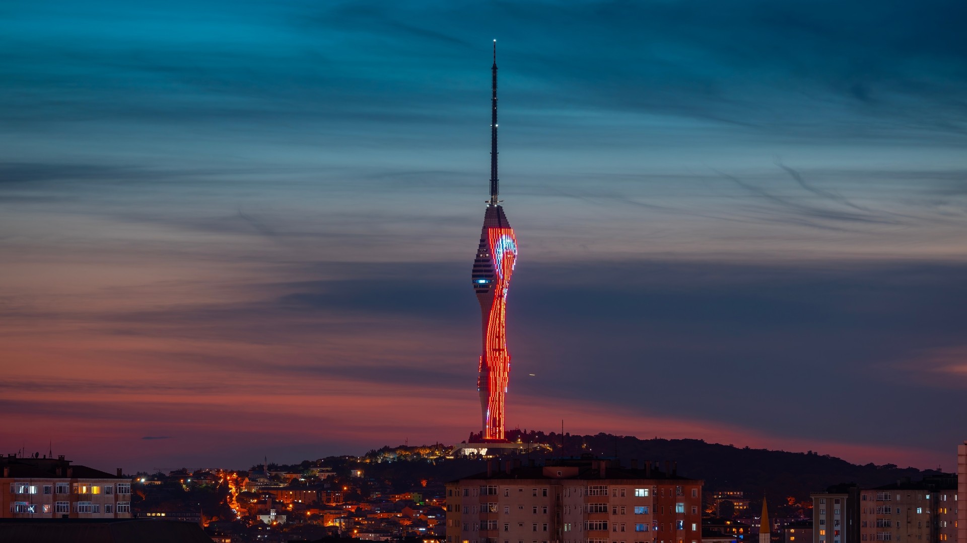 Башня Камлика в Стамбуле.